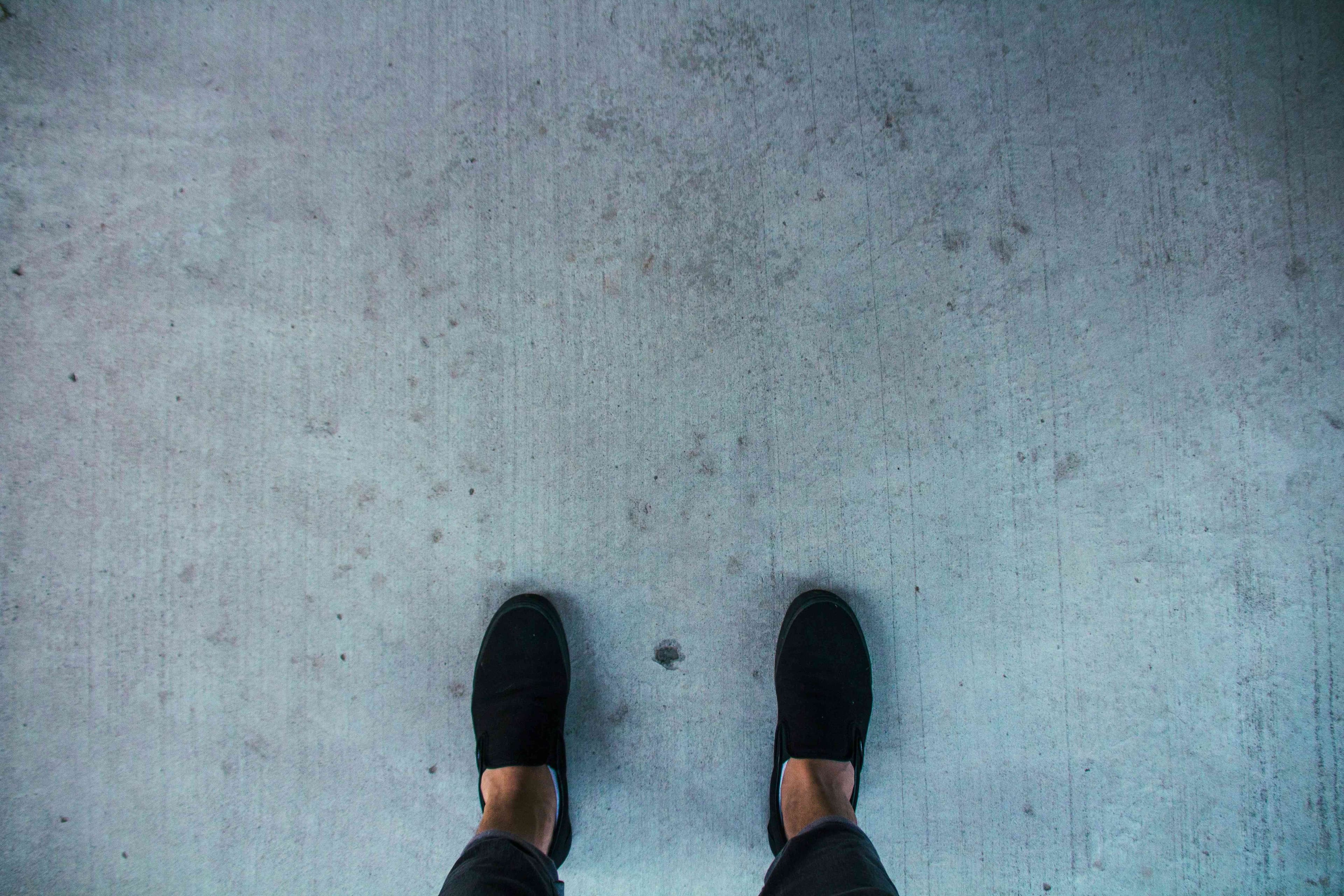 靴は〇〇ッ〇〇を履く